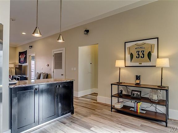 5th image of 1401 6th St Unit 1C