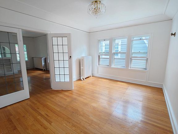 3rd image of 4155 N Farwell AVENUE #4157