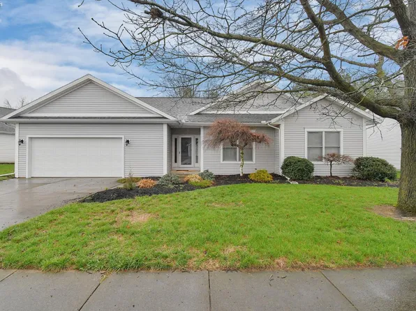 102 Roth Ct, Bellevue, OH 44811