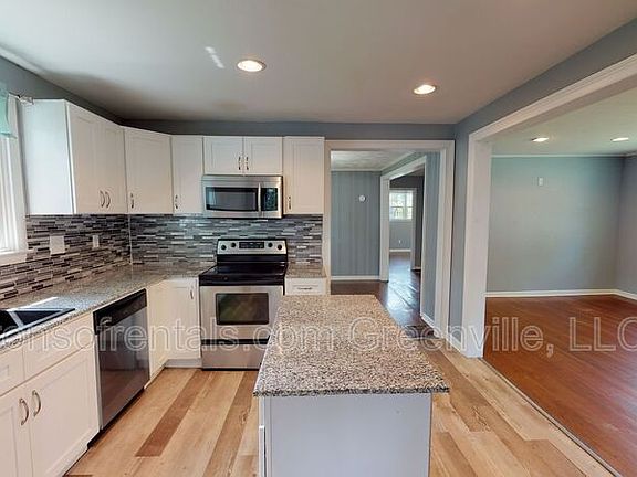 5th image of 203 Belmarc Dr