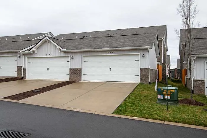 3 bed, 1966 sqft, $2,250 — Photo 3