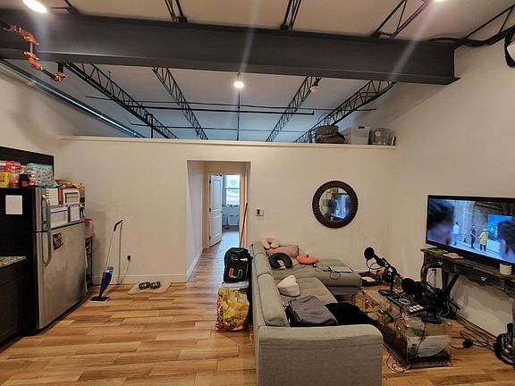 2nd image of 162 W Chelten Ave #203