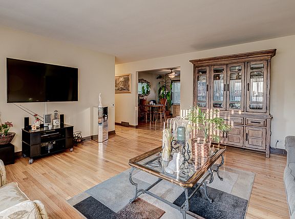 5th image of 1441 Balmoral Ave APT 1N