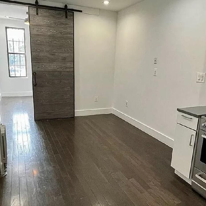 1st image of 15503 90th Ave #3R