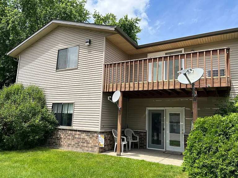 1320 Riverside Dr — Photo 12