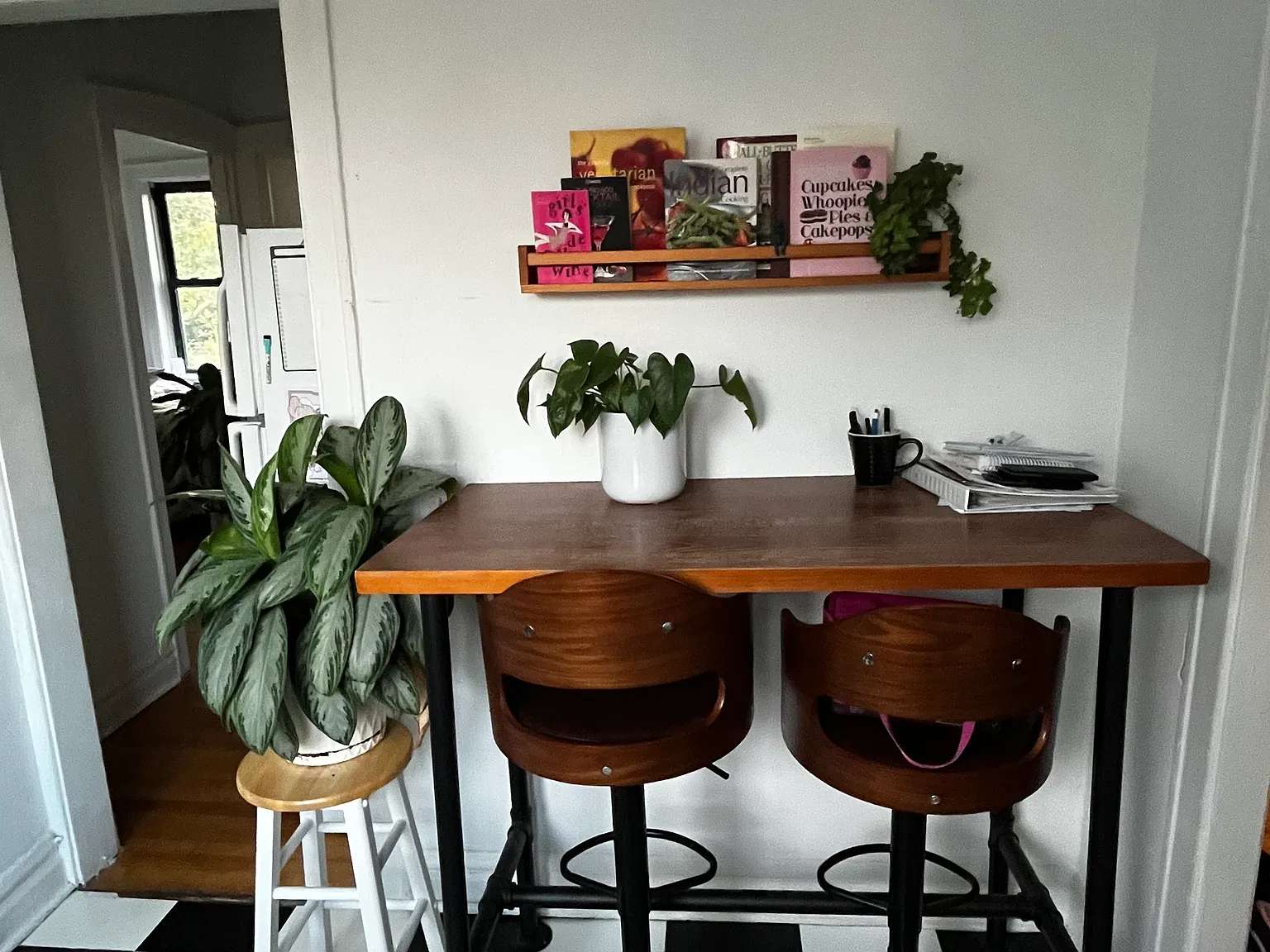 1 bed, 900 sqft, $2,085 — Photo 1