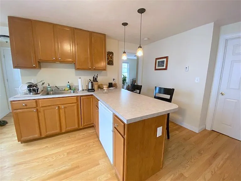 395 Columbia St #1 — Photo 9