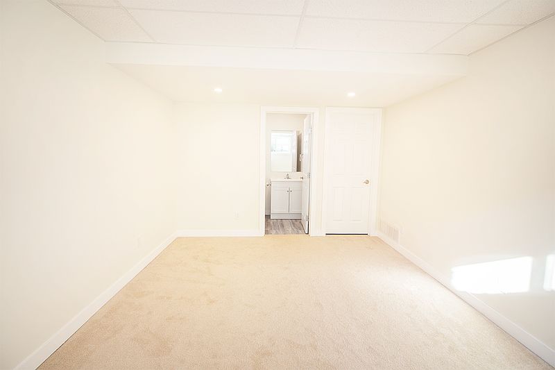 Winnipeg Townhouse for rent - 2 Bedrooms — photo 23