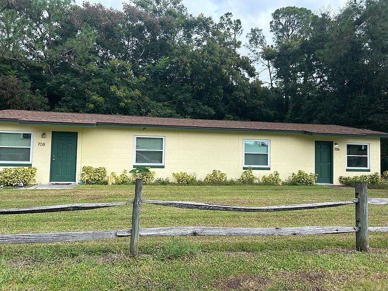 708 Meadow St — Photo 1