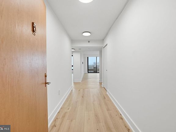 5th image of 1808 Old Meadow Rd APT 1201