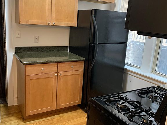 5th image of 209 Washington Blvd APT 1N