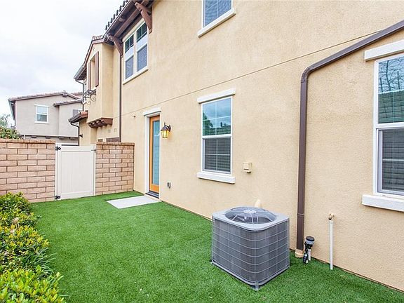 2nd image of 28745 Jardineras Dr