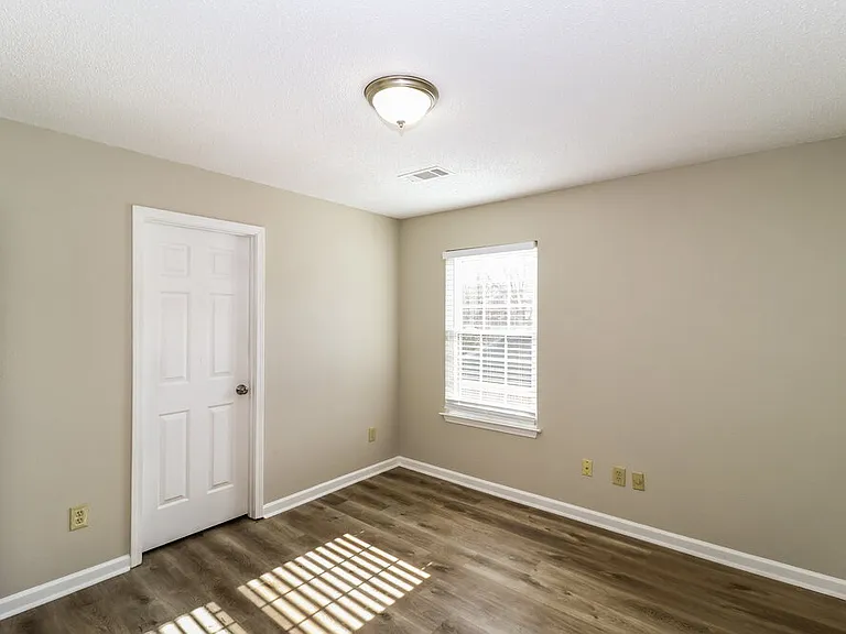 1024 Scofield Dr — Photo 14