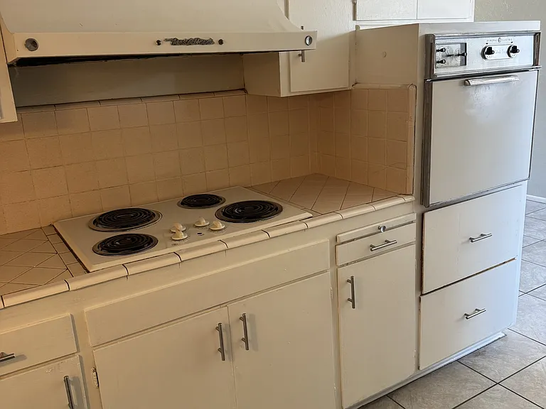 62 S Allen #C — Photo 3