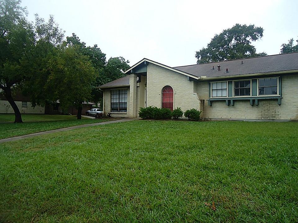 1st image of 2703 Foliage Green Dr