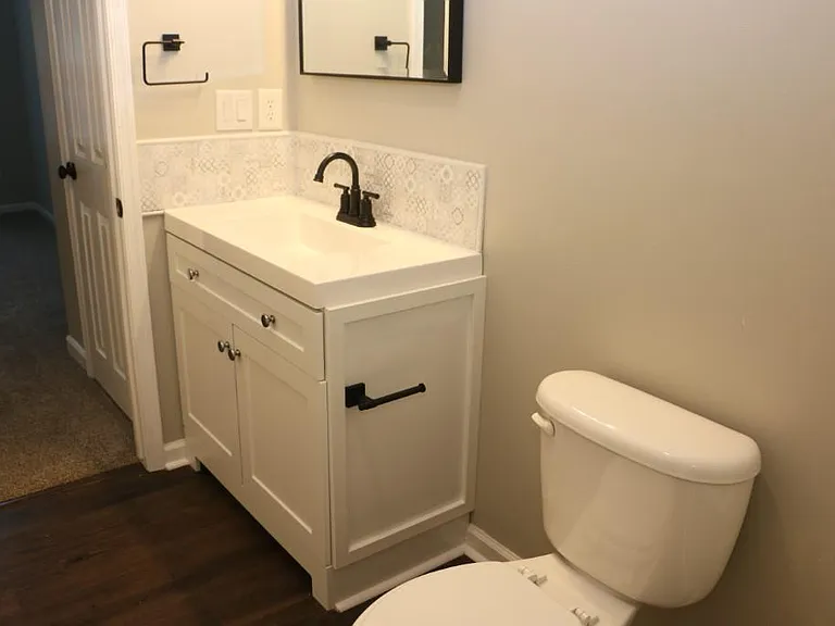 Master bathroom in Unit B