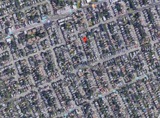 11817 197th St, Saint Albans, NY 11412