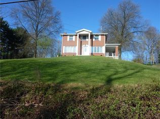 30 S Petrie Rd, Coraopolis, PA 15108