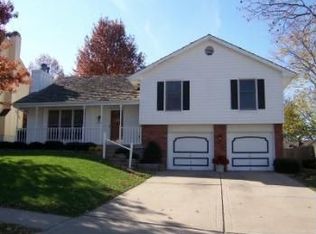 8016 N Lydia Ave, Gladstone, MO 64118