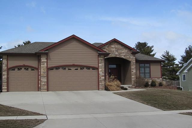 1st image of 221 E Southside Dr