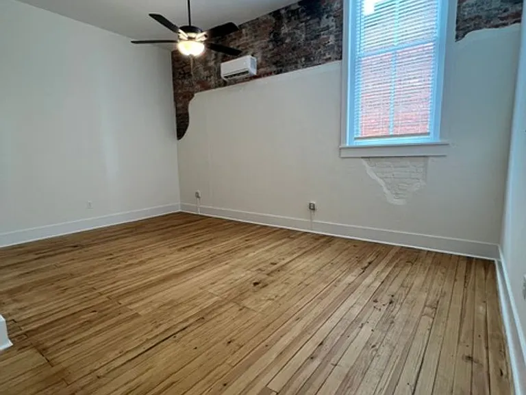114 Nassau Pl — Photo 13