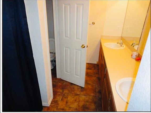 2nd image of 919 E Mimosa Pl
