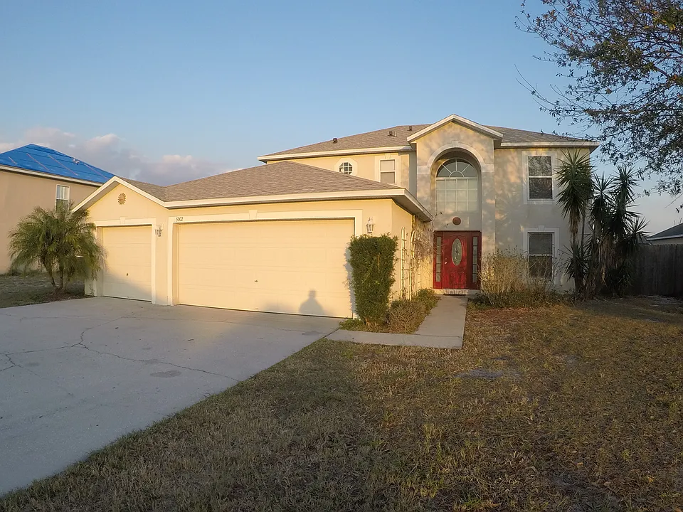 5002 Strada Dr