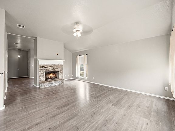 2nd image of 119 Lipan St