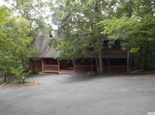 2323 Bonnie Ln, Sevierville, TN 37876