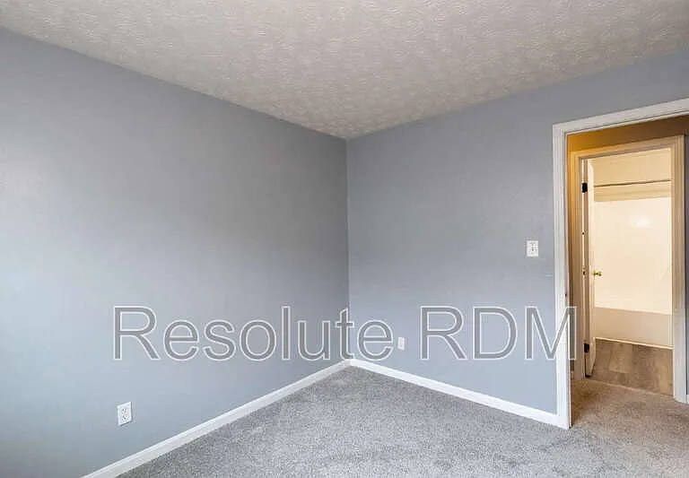 3826 Ireland Dr — Photo 21