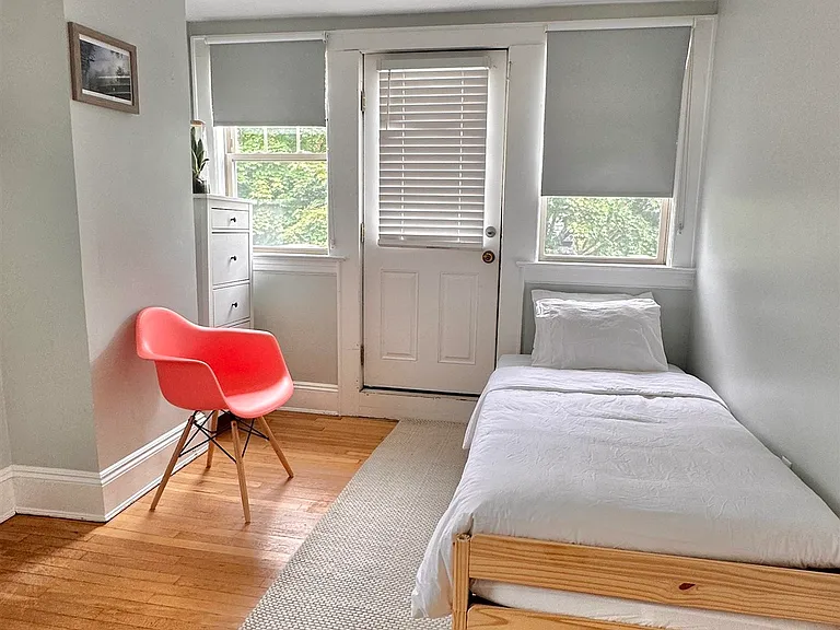 100 Hauxhurst Ave #1 — Photo 26