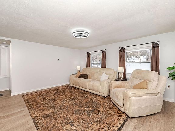 5th image of 132 Seavey Road