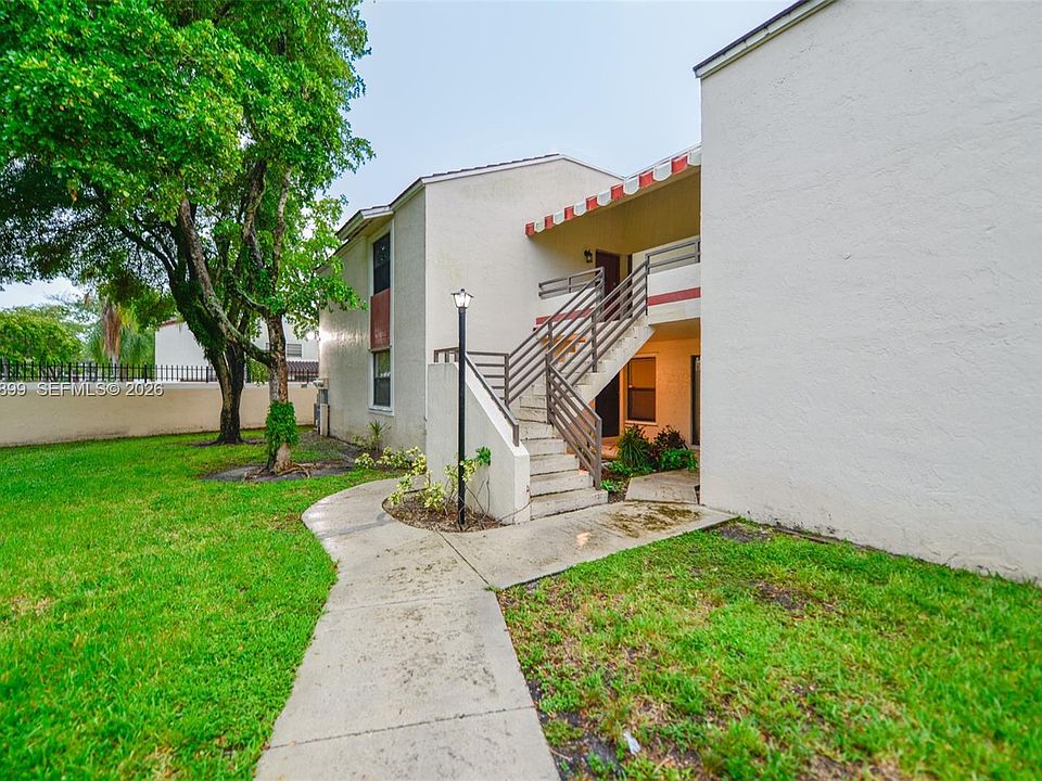 1st image of 20220 NE 3rd Ct APT 2