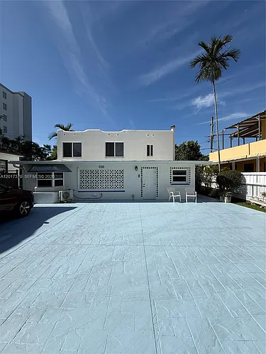 2232 SW 5th St Photo 1