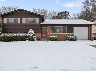 11008 Baywood Ter, Saint Louis, MO 63126