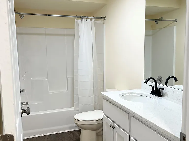 1312 S Main Ave #1 — Photo 3