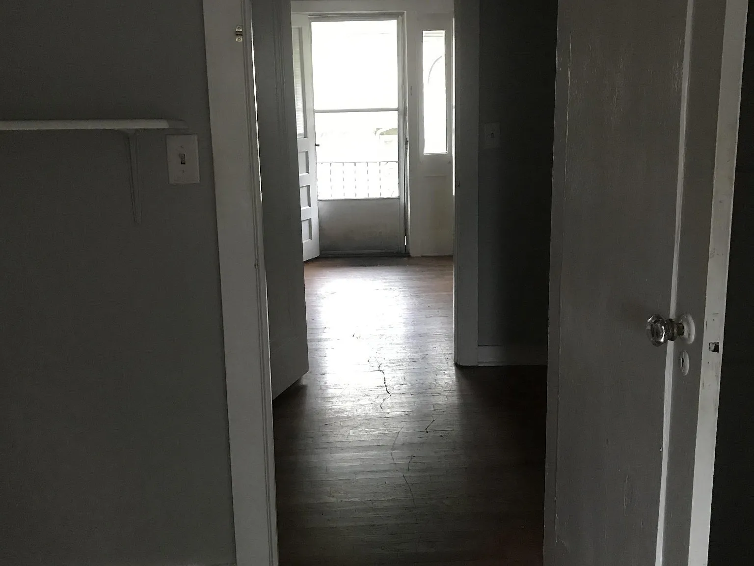 2 bed, 1.0 bath, 800 sqft, $1,100 — Photo 2