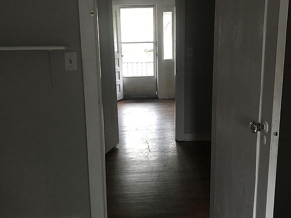 2nd image of 2212 29th Ave S #B