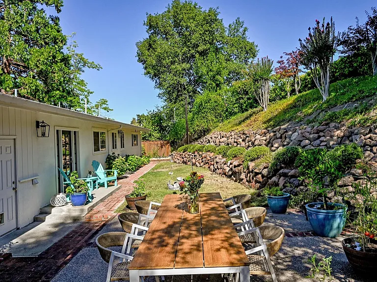 1660 Green Valley Rd — Photo 24