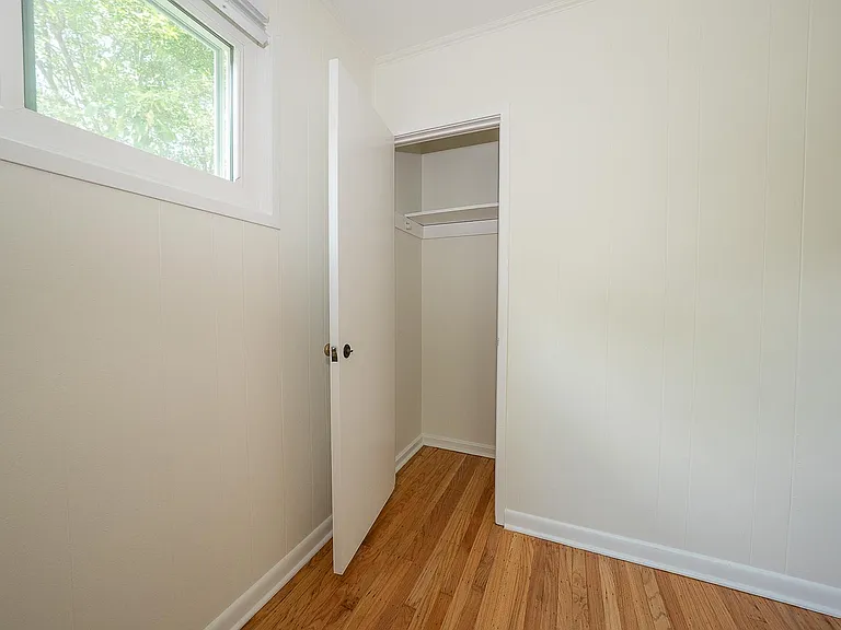 35 Eastwood Rd — Photo 11