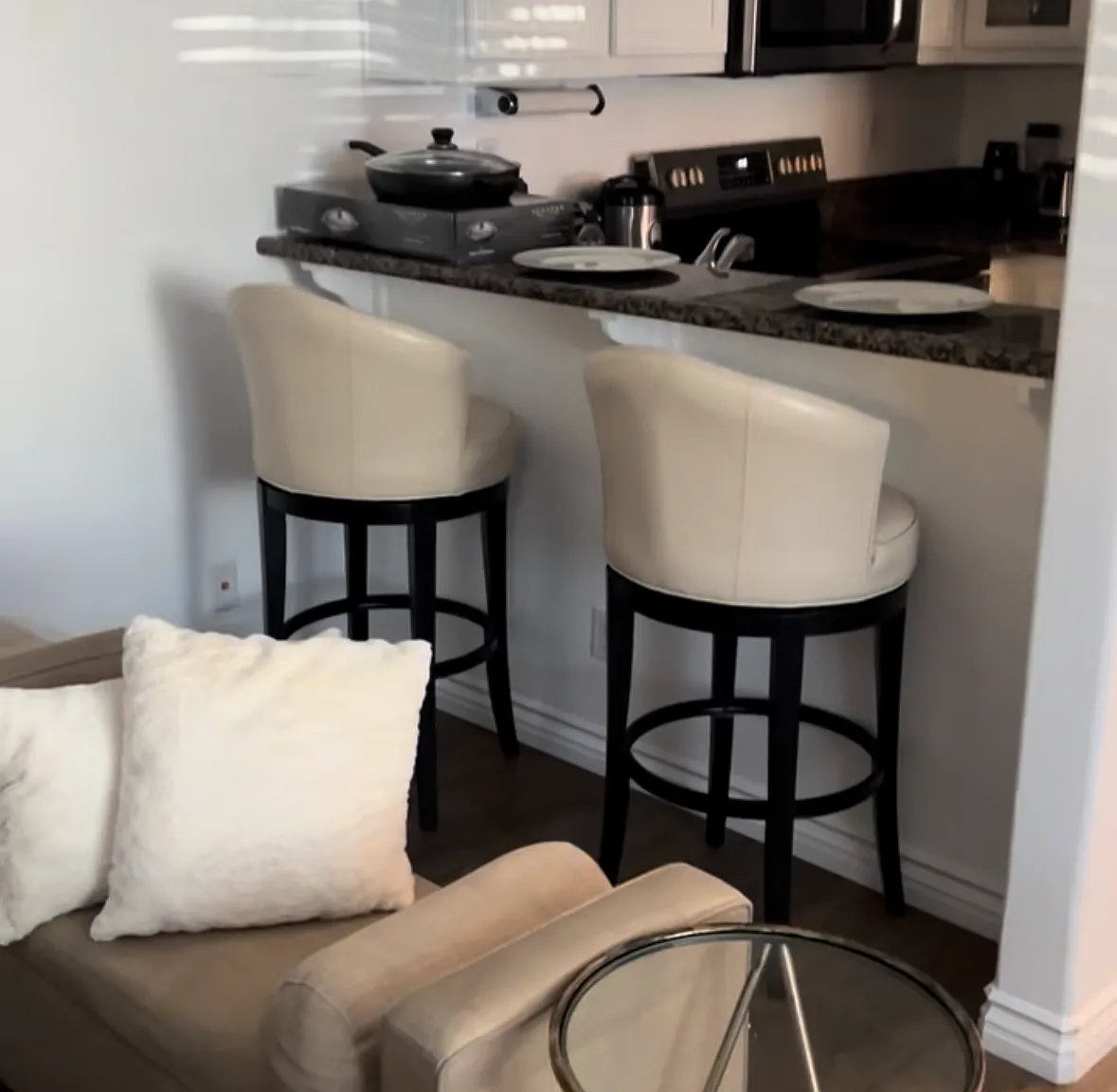 1 bed, 560 sqft, $2,300 — Photo 4