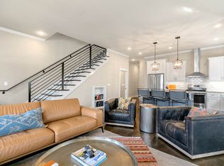 1038 N Main St, Bentonville, AR 72712