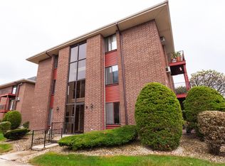 15812 Terrace Dr #RO2, Oak Forest, IL 60452