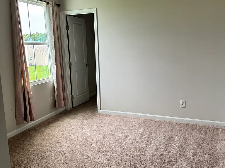 273 Campus Ln — Photo 12