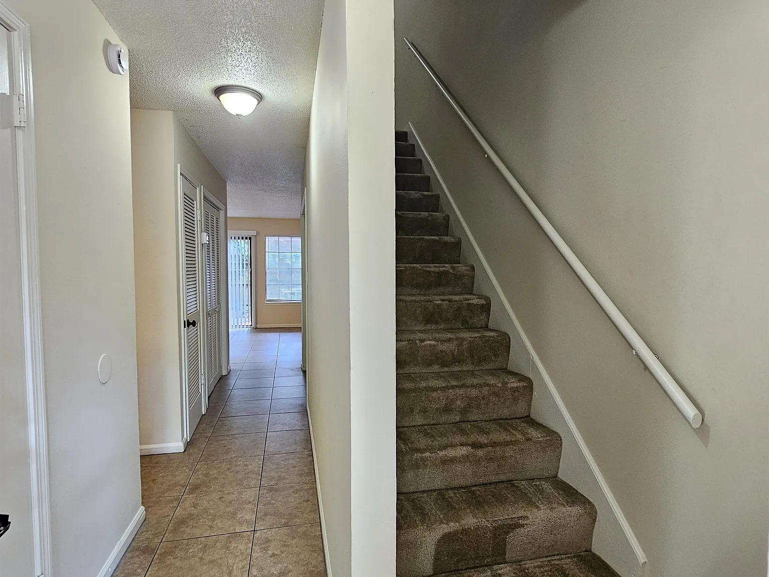 3 bed, 2.5 bath, 1200 sqft, $1,495 — Photo 3