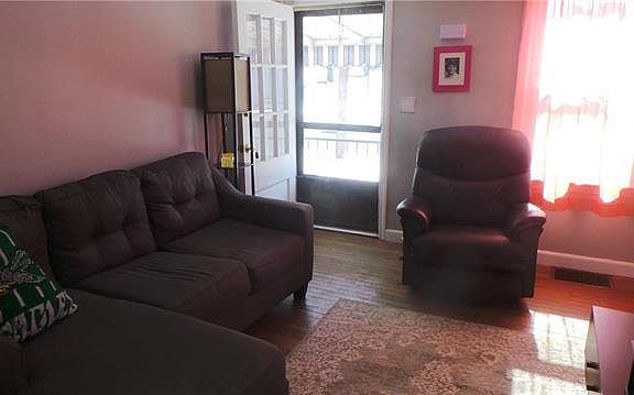 4th image of 2717 John St