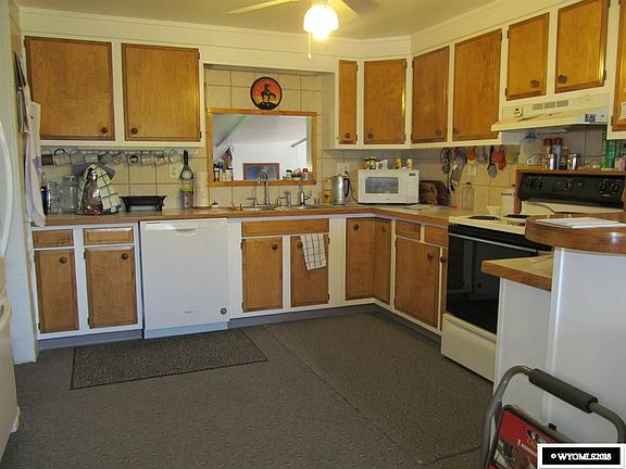 2nd image of 606 W Saratoga Ave