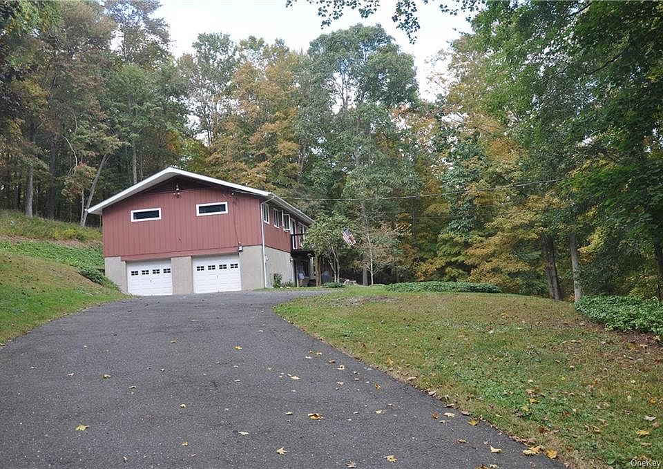 1st image of 39 McLaughlin Dr
