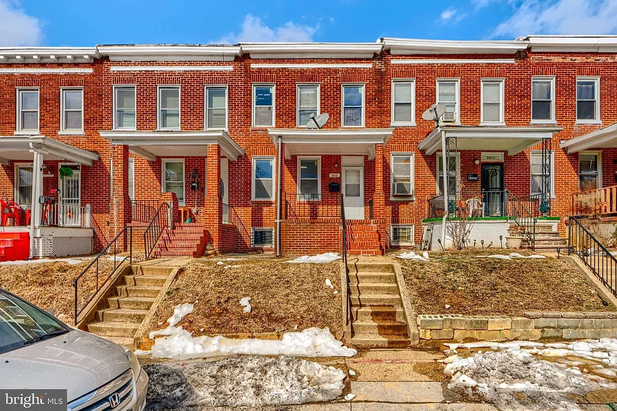 Building Photo - 3218 Lyndale Ave