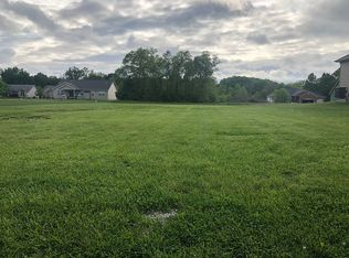 58 Woodcrest Dr, Bethalto, IL 62010